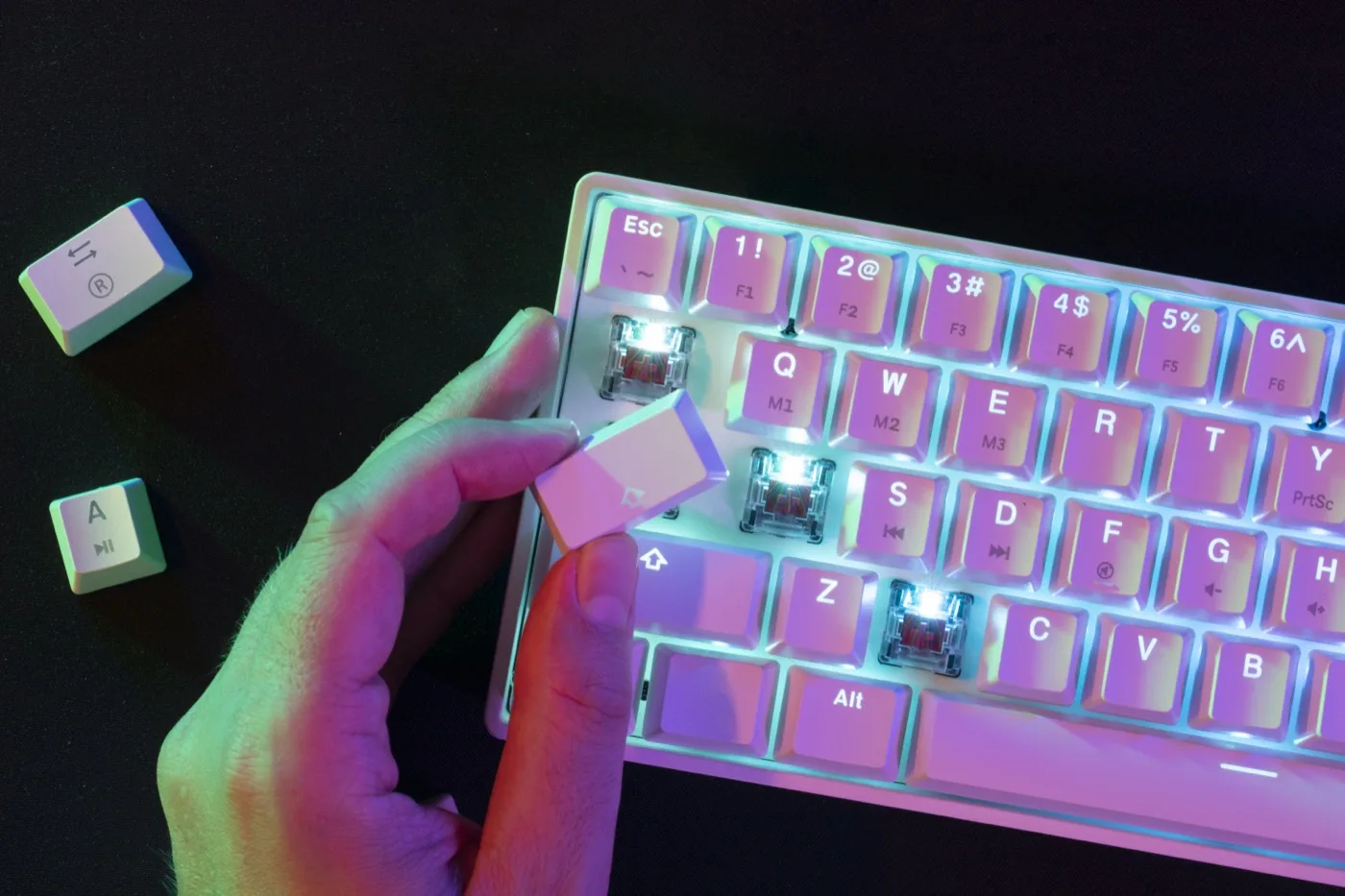 Ваша клавиатура наблюдает: как очистить кэш автозамены Gboard, SwiftKey и iOS (Руководство по конфиденциальности)